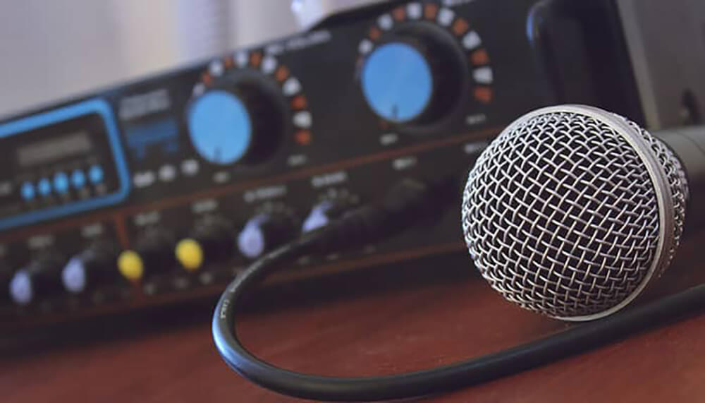 A mic preamp – why do you need it and how to use it