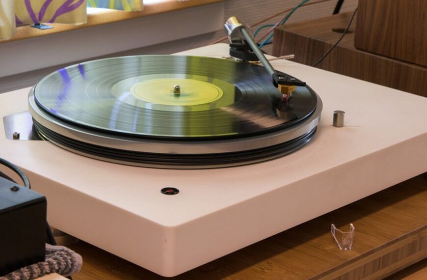 best turntable under 200