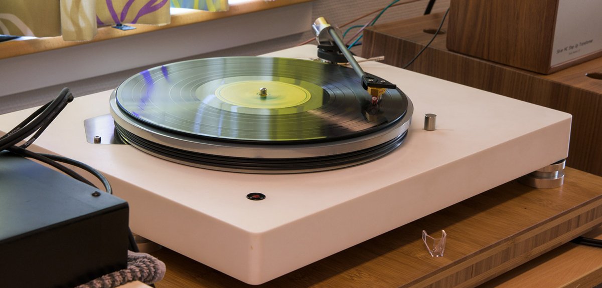 best turntable under 200