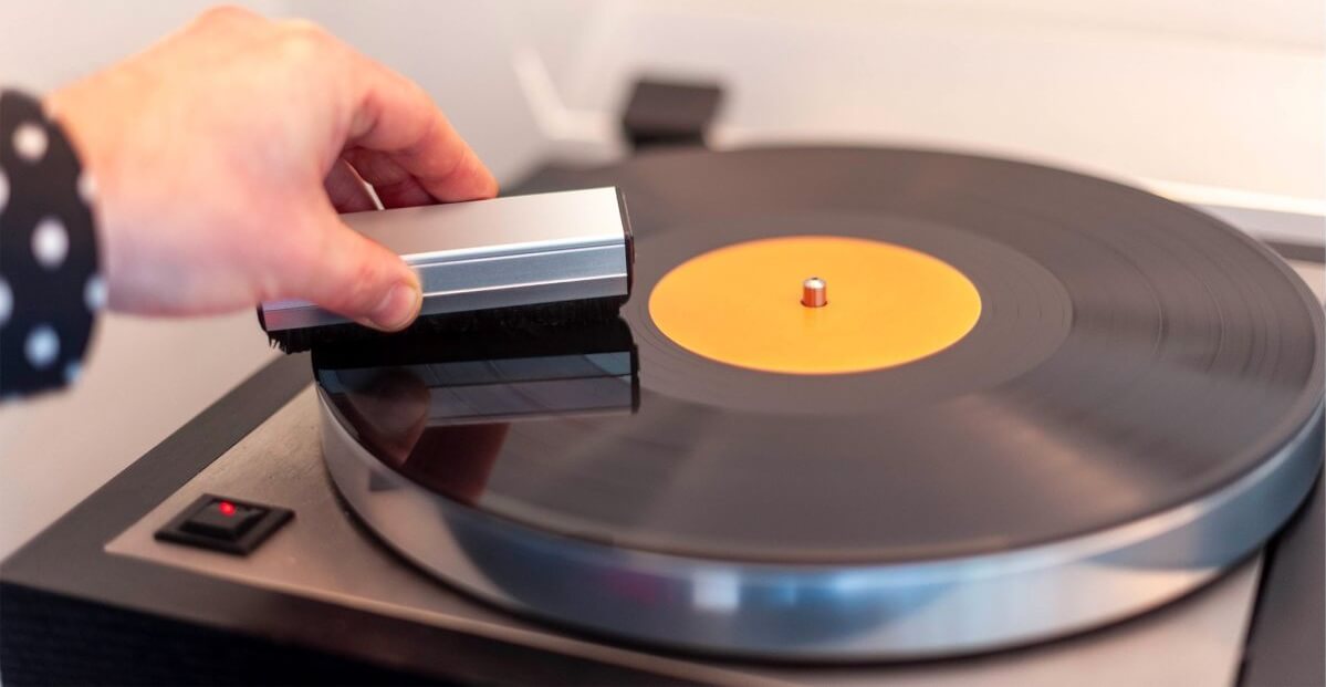 Clean Vinyl Records without Damaging