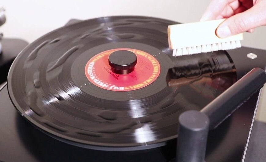 Is It Worth Cleaning Vinyl Records with Vinegar?